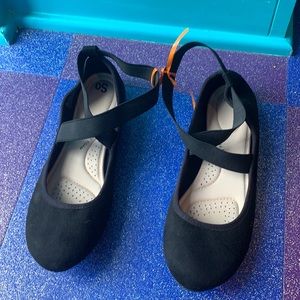 Black nubuck suede like ballet flats